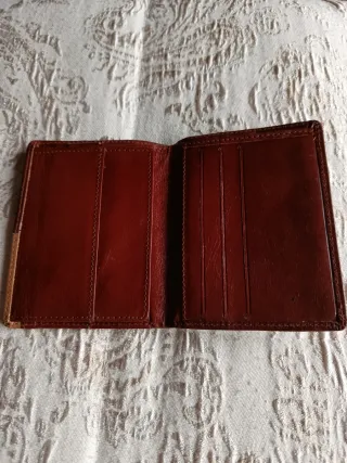 Cartera billetera de piel marrón