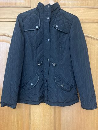 Cazadora acolchada negra