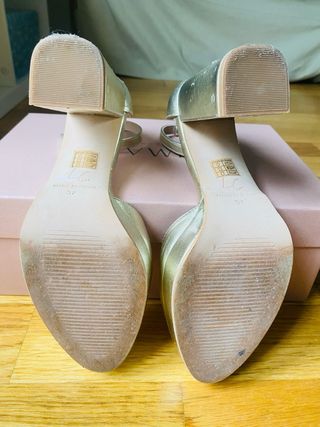 Zapatos Bimani Dorados Talla 37