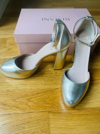 Zapatos Bimani Dorados Talla 37