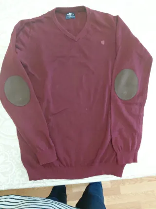 Jersey Vino Tinto con Parches en Codos