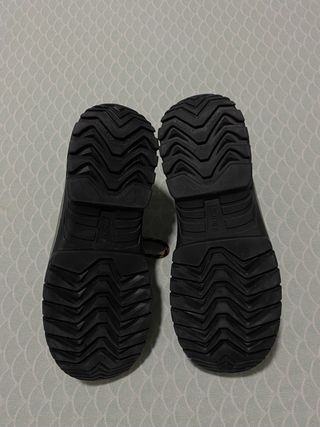 Zapatos de trabajo y orejeras