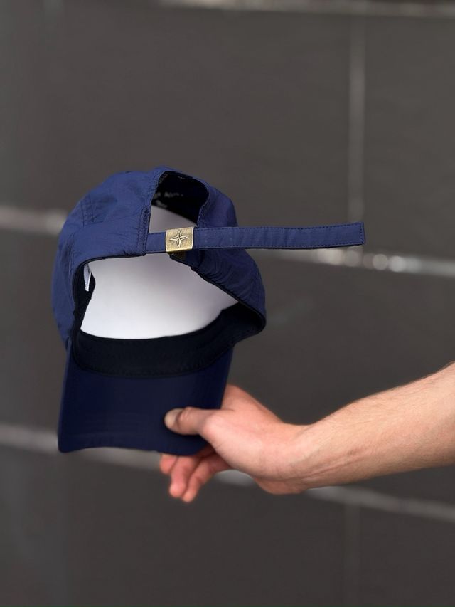 “NYLON” gorra de Stone Island azul
