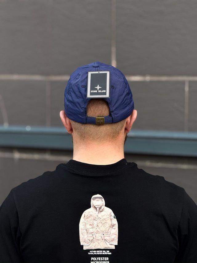 “NYLON” gorra de Stone Island azul