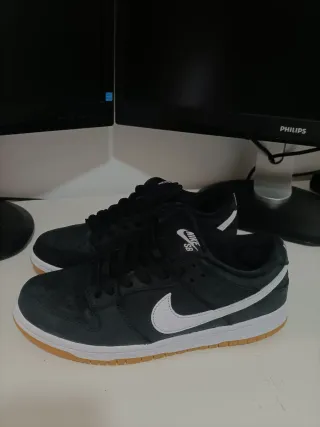Nike SB Dunk Low Pro Black Gum