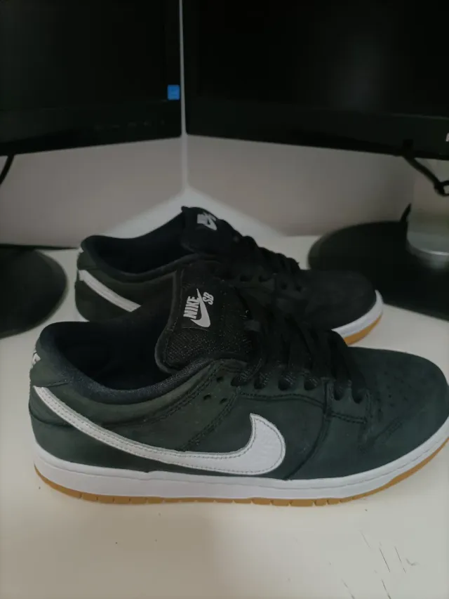 Nike SB Dunk Low Pro Black Gum