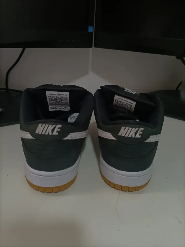 Nike SB Dunk Low Pro Black Gum