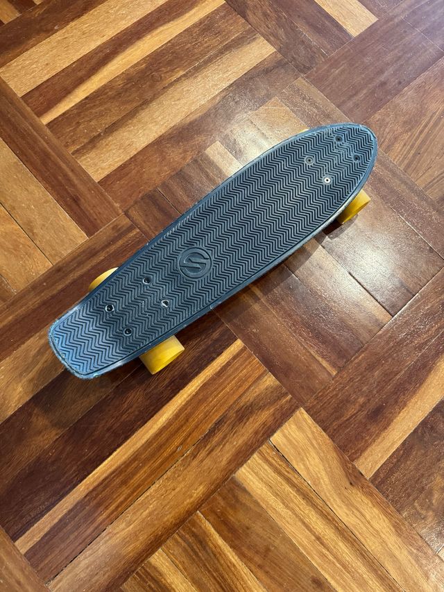 Skate Oxelo Negro Ruedas Amarillas