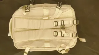 Mochila multiusos nueva con cargador e impermeable