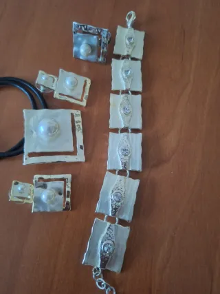 Conjunto Joyas: Anillo, Pendientes y Pulsera