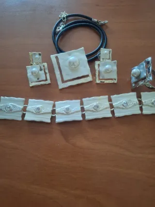 Conjunto Joyas: Anillo, Pendientes y Pulsera