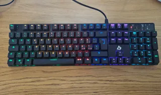 Teclado Mecánico Aukey KM-G16 RGB