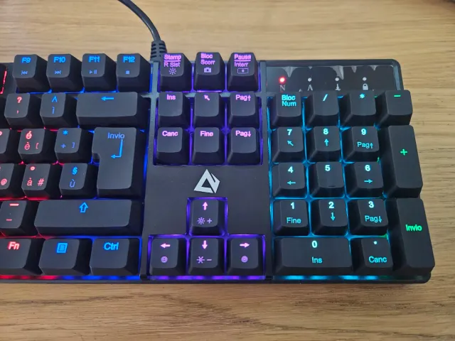 Teclado Mecânico Aukey KM-G16 RGB