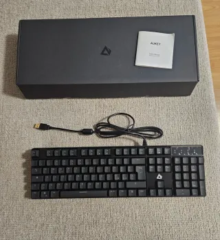 Teclado Mecánico Aukey KM-G16 RGB