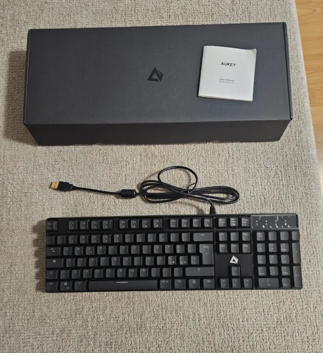 Teclado Mecânico Aukey KM-G16 RGB