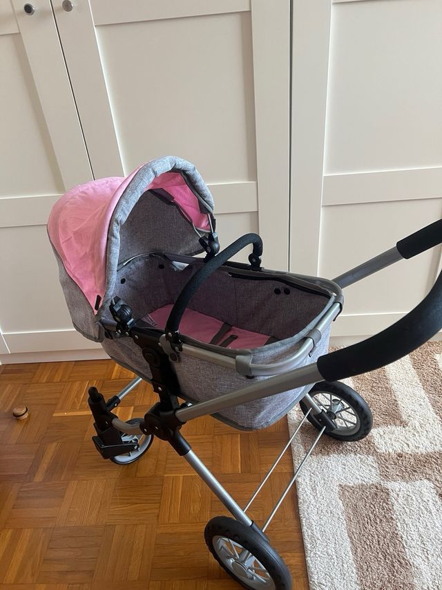 Carrito de muñecas gris y rosa