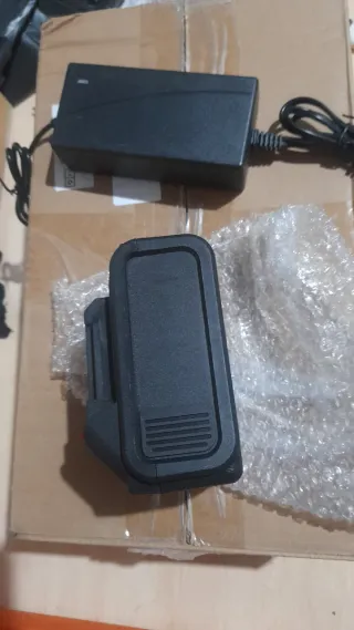 1 Baterías tipo Makita 21V + Cargador