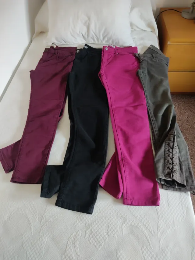 Lote 4 pantalones Stradivarius Talla 40
