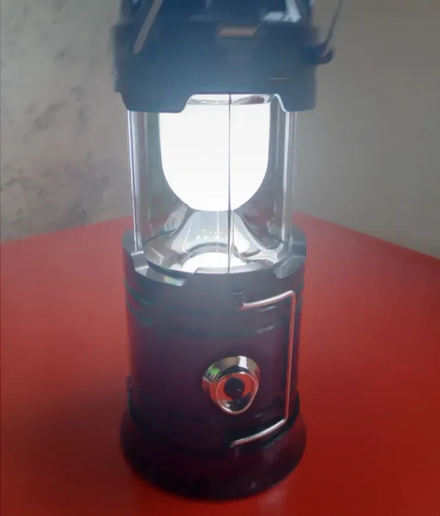 Linterna solar recargable sin pilas