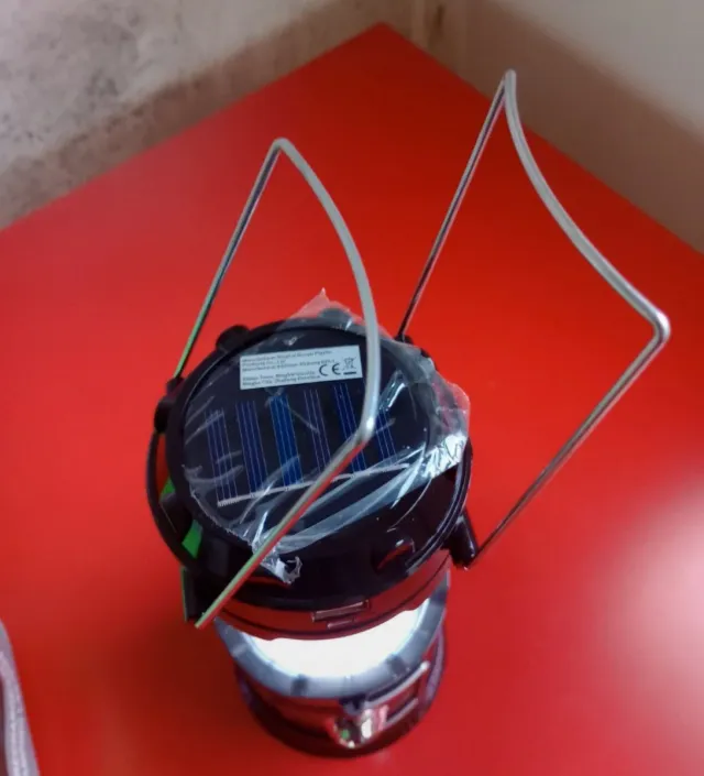 Linterna solar recargable sin pilas