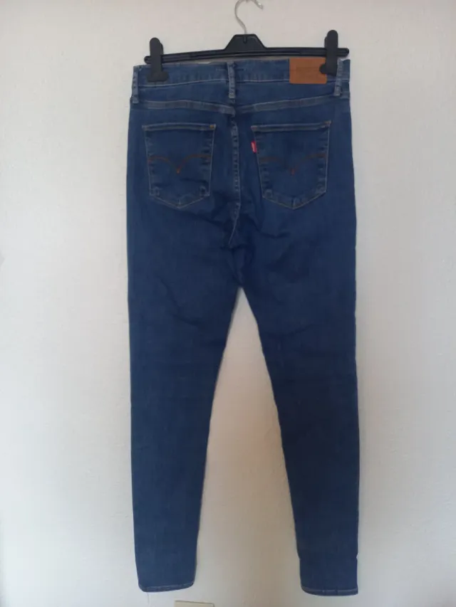 Pantalón Levi's 720 High Rise Super Skinny T29