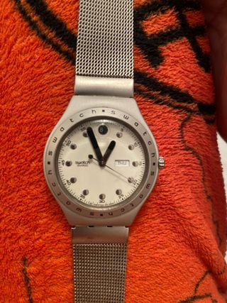 Reloj Swatch Swiss Plata y Blanco