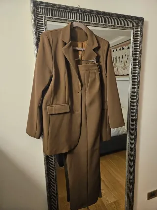 Completo pantalone marrone