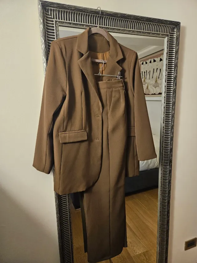 Completo pantalone marrone