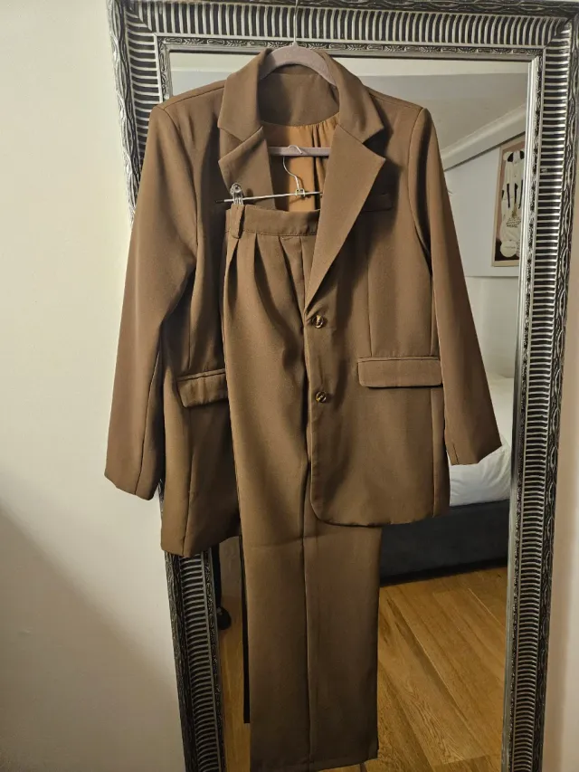 Completo pantalone marrone