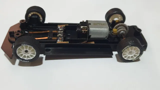 Chasis Scalextric Hyundai i20 RX completo