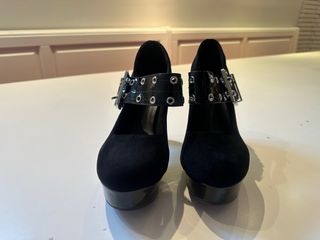 Zapatos de fiesta negros con plataforma