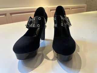 Zapatos de fiesta negros con plataforma