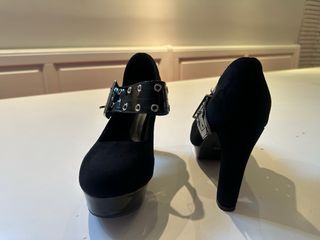 Zapatos de fiesta negros con plataforma