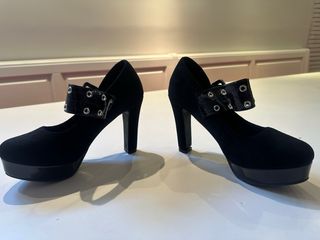 Zapatos de fiesta negros con plataforma