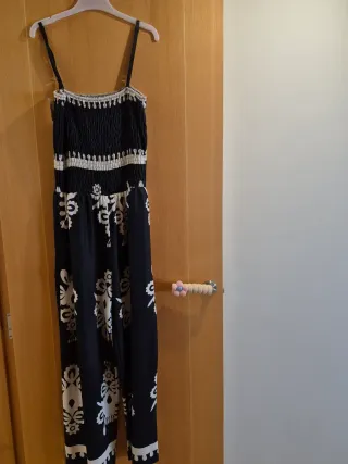 Mono de verano negro y blanco