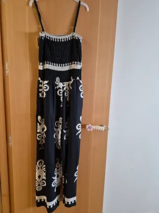 Mono de verano negro y blanco