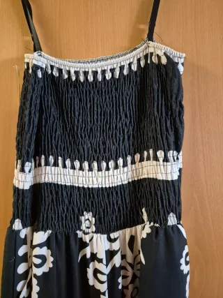 Mono de verano negro y blanco