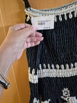 Mono de verano negro y blanco