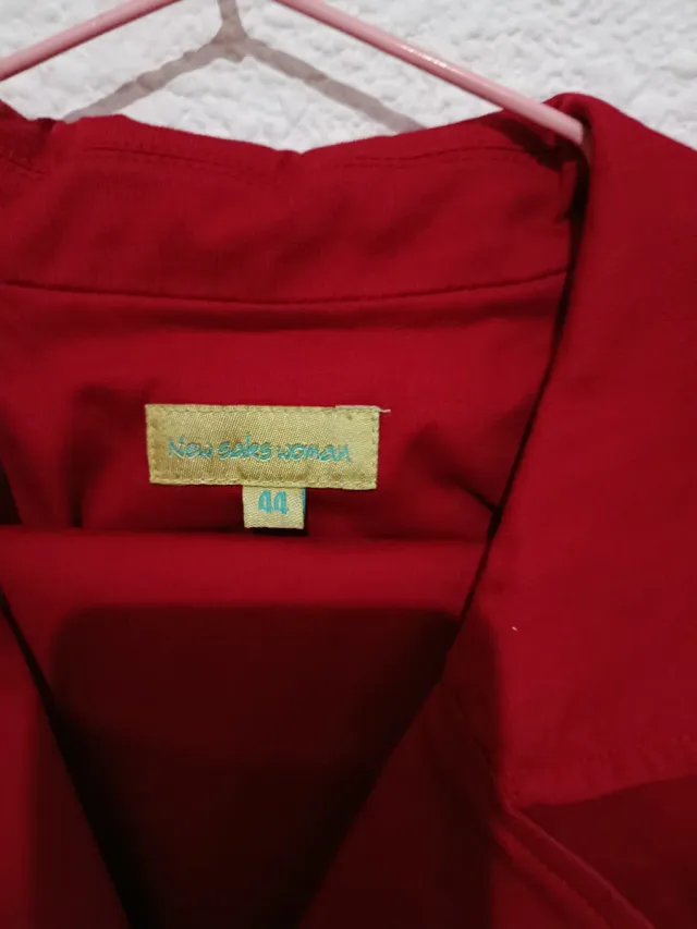 Traje de mujer rojo talla 44