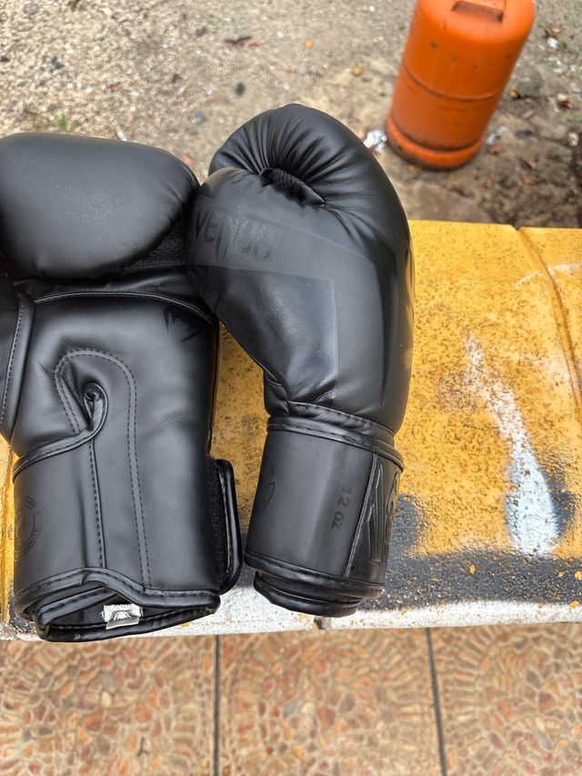 Guantes Venum Ilia Topuria Editión