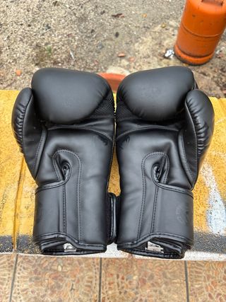 Guantes Venum Ilia Topuria Editión