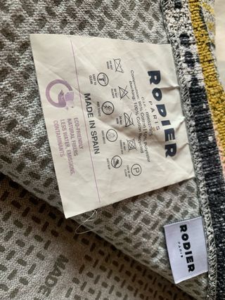 Tappeto moderno giallo e nero