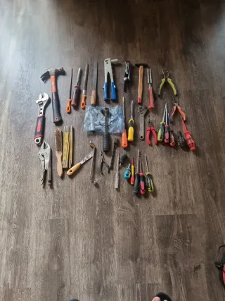 Lote de herramientas manuales