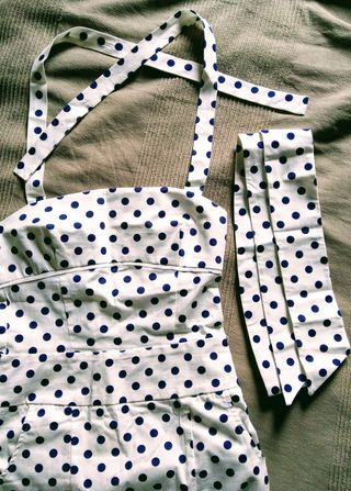 Vestido lunares lazo. Talla M~36.