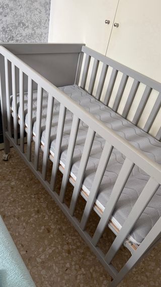 se vende lote completo cuna, colchón y juego de ca