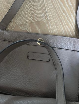 Bolso Michael Kors de piel color topo