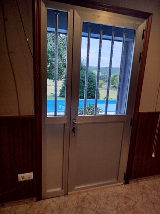 Puerta de aluminio