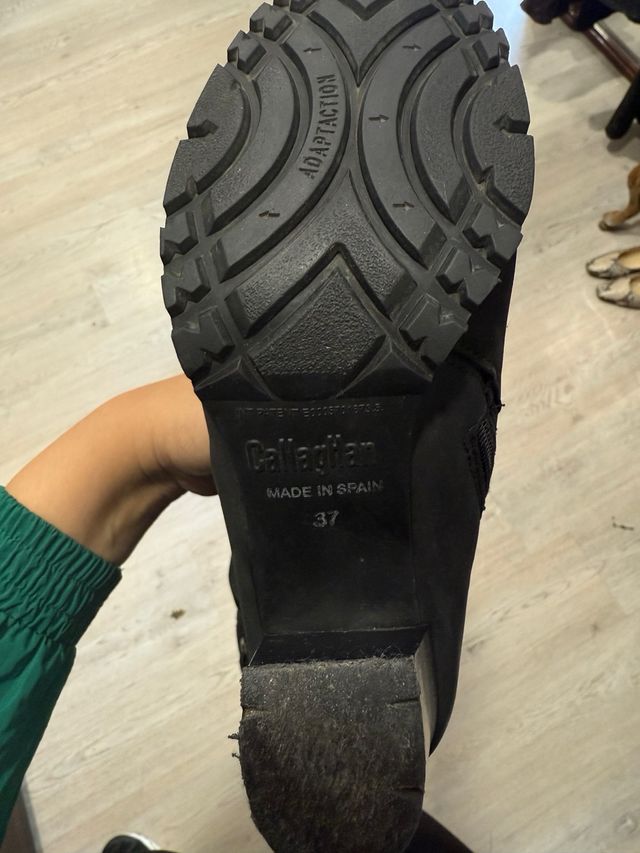 Botas altas negras con cordones