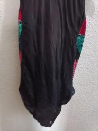 Bañador negro con estampado multicolor