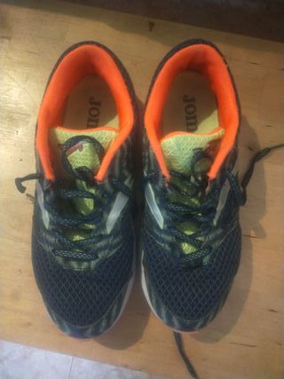 Calzado unisex talla 37